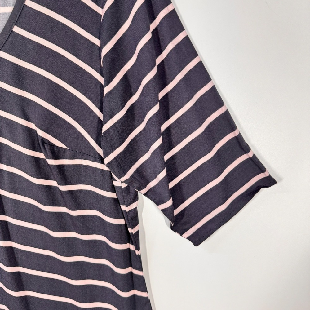 Torrid Women's Top Size 00 Gray White Stripe V Neck Tunic Short Sleeve Plus - Picture 6 of 9